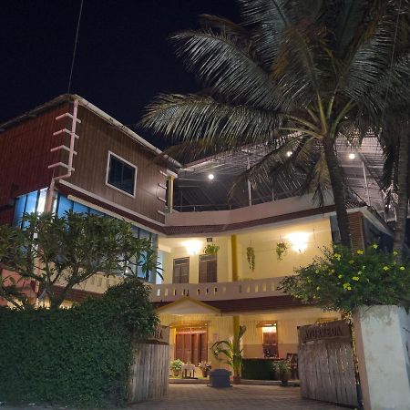 Hotel Vedha Ayurvedic Panchakarma Treatment Centre Alappuzha Exterior foto