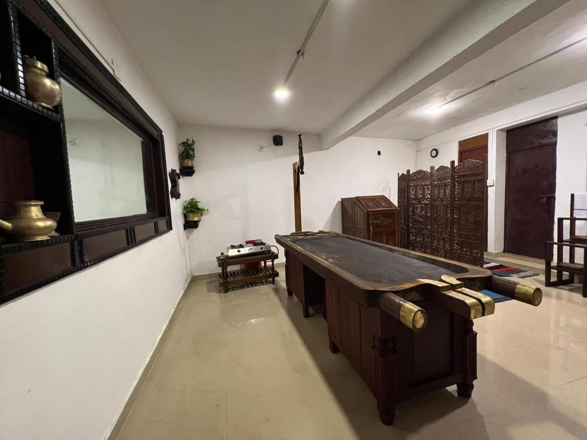 Hotel Vedha Ayurvedic Panchakarma Treatment Centre Alappuzha Exterior foto